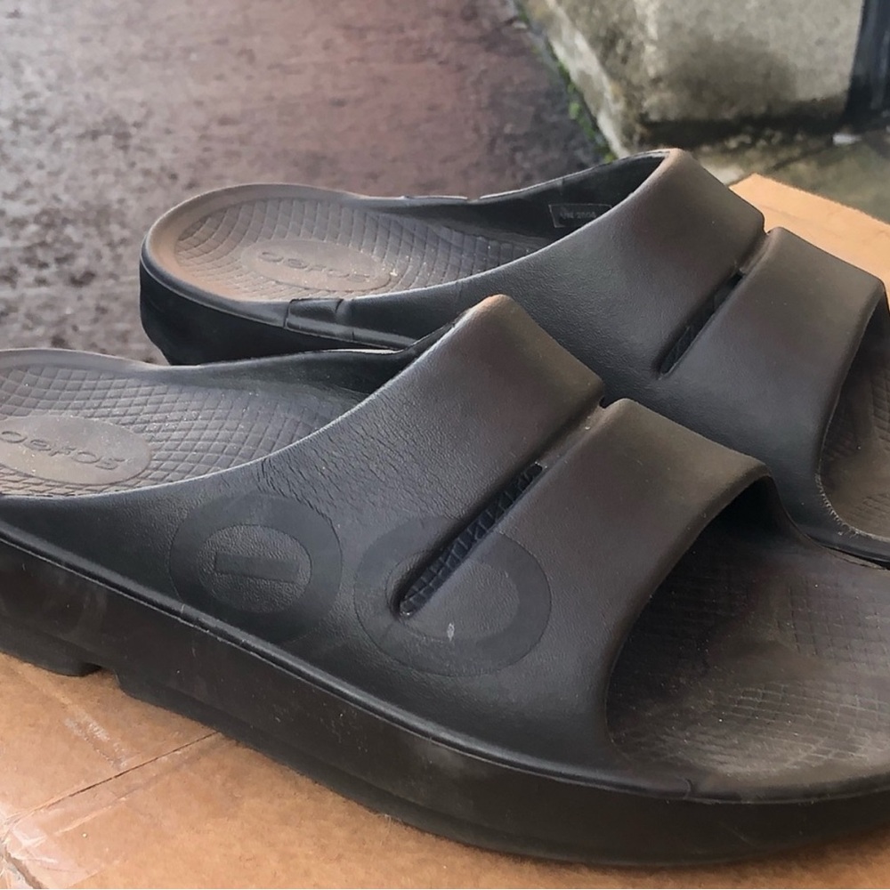 OOFOS Ooahh Sport Flex Recovery Black Slide Sandals